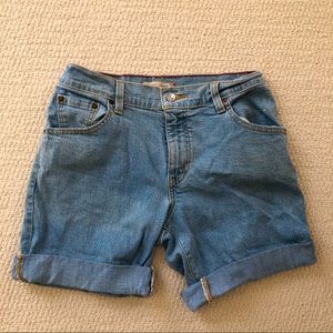 Retro Levi’s 550 Shorts